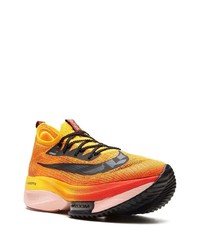 orange niedrige Sneakers von Nike