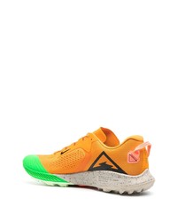 orange Sportschuhe von Nike