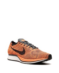 orange Sportschuhe von Nike