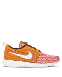 orange Sportschuhe von Nike