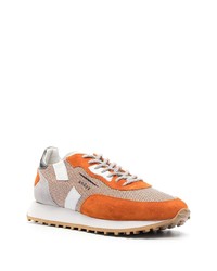 orange Sportschuhe von Ghoud