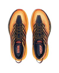 orange Sportschuhe von Hoka One One