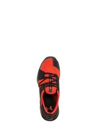 orange Sportschuhe von Under Armour