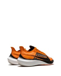 orange Sportschuhe von Nike