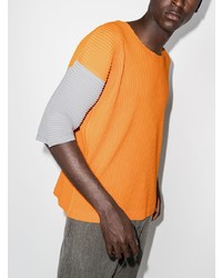 orange T-Shirt mit einem Rundhalsausschnitt von Homme Plissé Issey Miyake