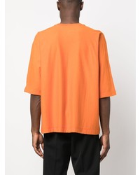 orange T-Shirt mit einem Rundhalsausschnitt von Homme Plissé Issey Miyake