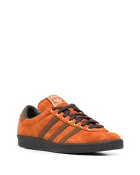 orange Wildleder niedrige Sneakers von adidas