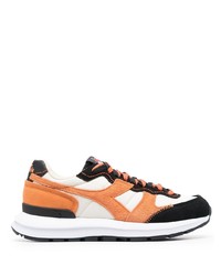 orange Wildleder niedrige Sneakers von Diadora