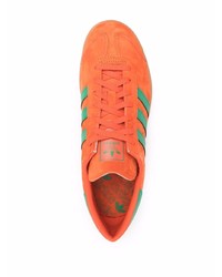 orange Wildleder niedrige Sneakers von adidas