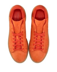 orange Wildleder niedrige Sneakers von adidas