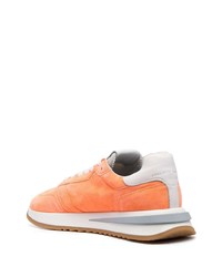 orange Wildleder niedrige Sneakers von Philippe Model Paris