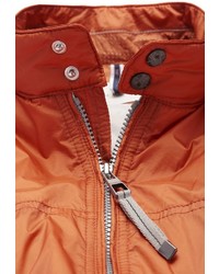 orange Windjacke von Bugatti