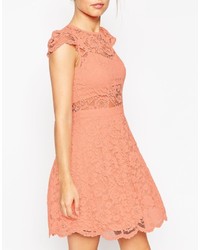 rosa ausgestelltes Kleid aus Spitze von Asos
