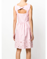 rosa ausgestelltes Kleid mit Blumenmuster von Boutique Moschino