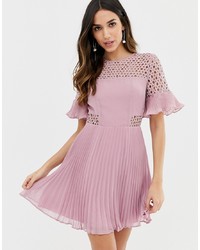 rosa ausgestelltes Kleid mit Rüschen von ASOS DESIGN