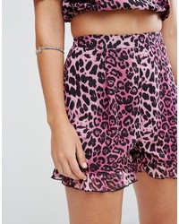 rosa bedruckte Shorts von PrettyLittleThing
