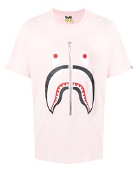 rosa bedrucktes T-Shirt mit einem Rundhalsausschnitt von A Bathing Ape