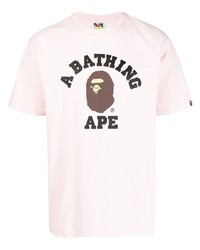 rosa bedrucktes T-Shirt mit einem Rundhalsausschnitt von A Bathing Ape