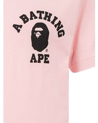 rosa bedrucktes T-Shirt mit einem Rundhalsausschnitt von A Bathing Ape