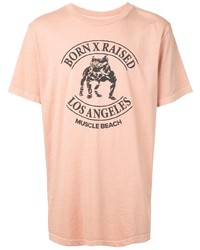 rosa bedrucktes T-Shirt mit einem Rundhalsausschnitt von BornxRaised