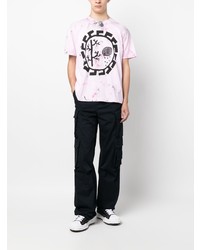 rosa bedrucktes T-Shirt mit einem Rundhalsausschnitt von WESTFALL