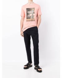 rosa bedrucktes T-Shirt mit einem Rundhalsausschnitt von BOSS