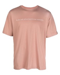 rosa bedrucktes T-Shirt mit einem Rundhalsausschnitt von Throwback.