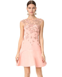 rosa besticktes Kleid von Monique Lhuillier