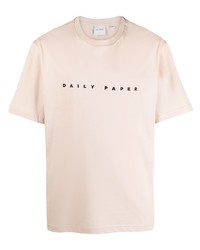 rosa besticktes T-Shirt mit einem Rundhalsausschnitt von Daily Paper