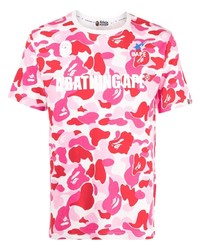 rosa Camouflage T-Shirt mit einem Rundhalsausschnitt von A Bathing Ape