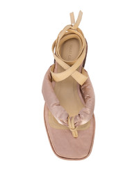 rosa flache Sandalen aus Satin von Mari Giudicelli