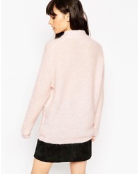 rosa flauschiger Pullover mit einem Rundhalsausschnitt von Asos
