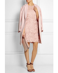 rosa gerade geschnittenes Kleid aus Spitze von DKNY
