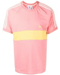 rosa horizontal gestreiftes T-Shirt mit einem Rundhalsausschnitt von adidas