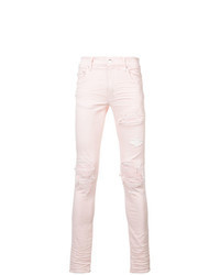 rosa Jeans mit Destroyed-Effekten