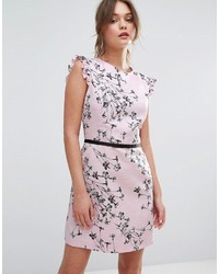rosa Kleid mit Rüschen von Miss Selfridge