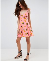 rosa Kleid mit Rüschen von Asos