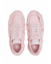 rosa Leder niedrige Sneakers mit Schlangenmuster von Giuseppe Zanotti