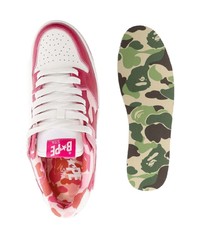 rosa Leder niedrige Sneakers von A Bathing Ape