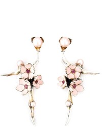 rosa Ohrringe mit Blumenmuster von Shaun Leane