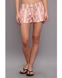 rosa Shorts mit geometrischem Muster
