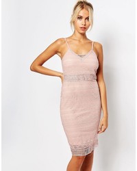 rosa figurbetontes Kleid aus Spitze von Fashion Union