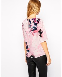 rosa T-Shirt mit einem Rundhalsausschnitt mit Blumenmuster von Warehouse