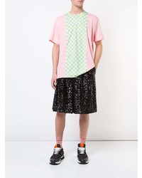 rosa T-Shirt mit einem Rundhalsausschnitt mit Karomuster von Comme Des Garcons Homme Plus