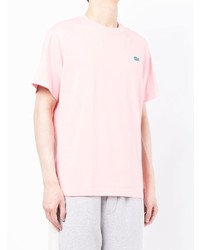 rosa T-Shirt mit einem Rundhalsausschnitt von Lacoste