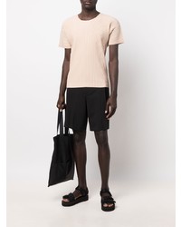 rosa T-Shirt mit einem Rundhalsausschnitt von Homme Plissé Issey Miyake