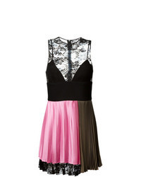 rosa und schwarzes ausgestelltes Kleid