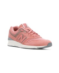 rosa Wildleder niedrige Sneakers von New Balance