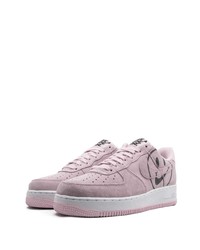 rosa Wildleder niedrige Sneakers von Nike