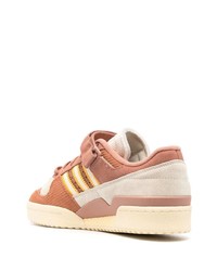 rosa Wildleder niedrige Sneakers von adidas